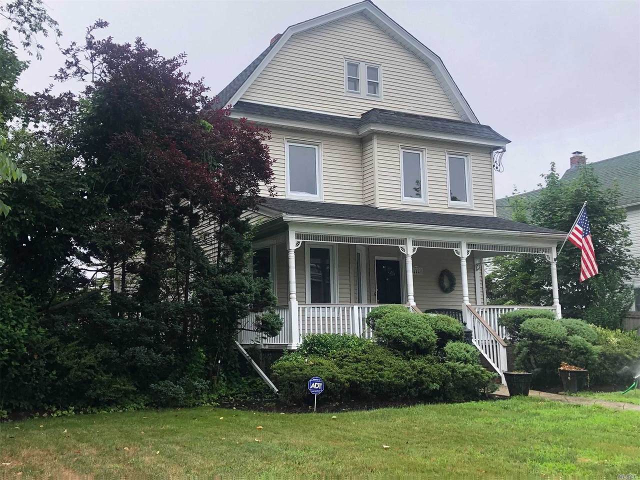 444 Lakeview Avenue - Photo 1