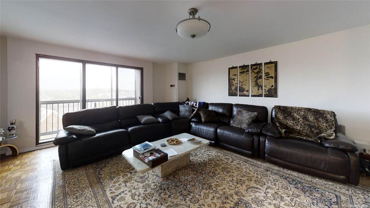 12 Bond Street - Photo 1