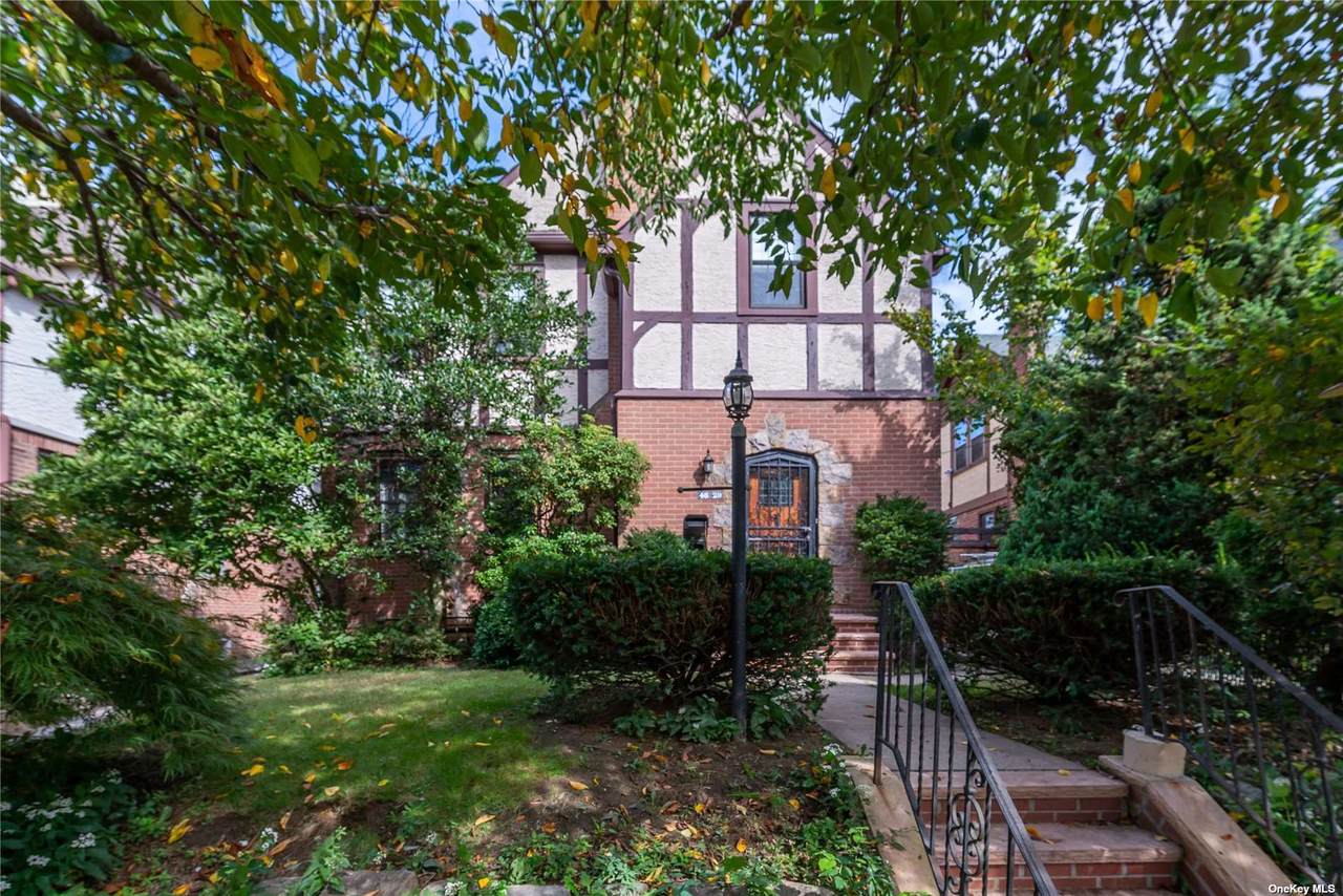 48-29 Glenwood Street - Photo 1