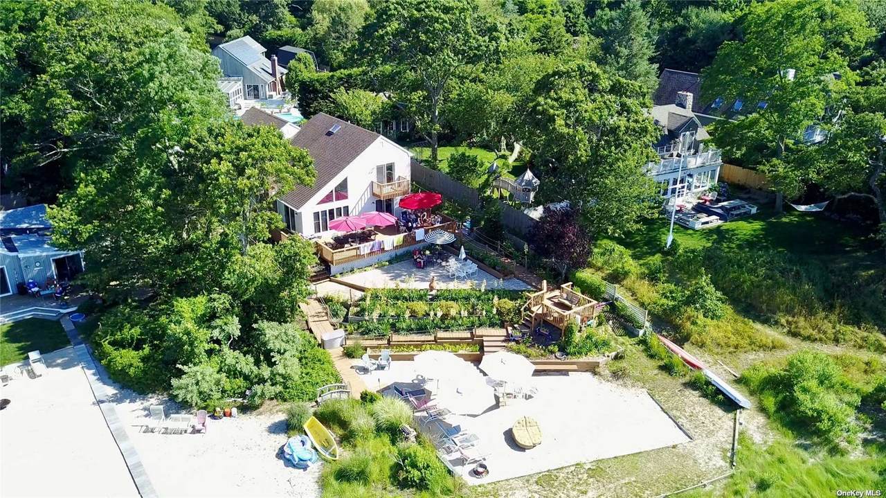 215 Noyack Road - Photo 1