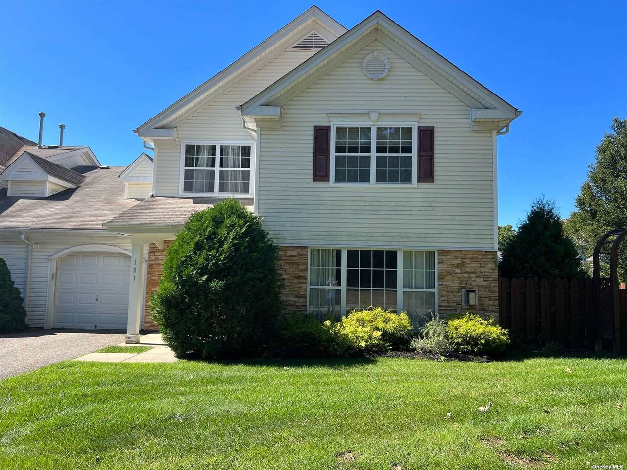 101 Spring Lake Drive - Photo 1