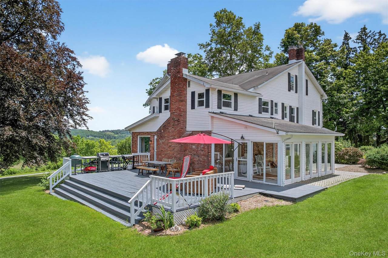 50 Maple Avenue - Photo 1