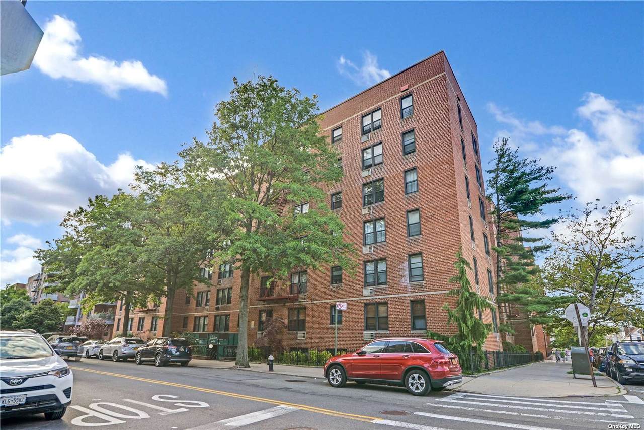 14463 35 Avenue - Photo 1