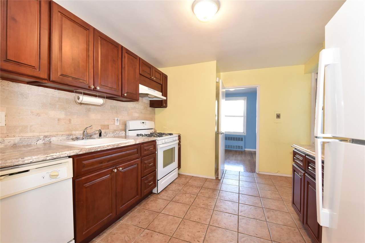 241-20 Northern Boulevard - Photo 1