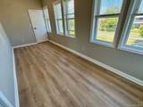 507 Laurelton Boulevard - Photo 9