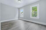70 Vandeusen Street - Photo 11