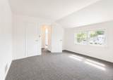 290 Eastwood Boulevard - Photo 18