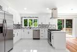 930 Park Drive - Photo 2