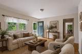 9 Horns Park Road - Photo 4