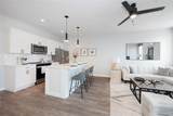 300 Carleton Avenue - Photo 5