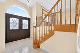 38 Oaks Boulevard - Photo 2
