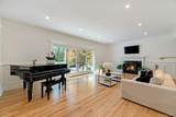 7 The Registry - Photo 11