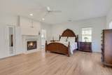 7 The Registry - Photo 17