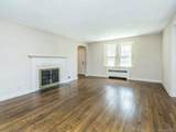 221 Manhasset Avenue - Photo 3