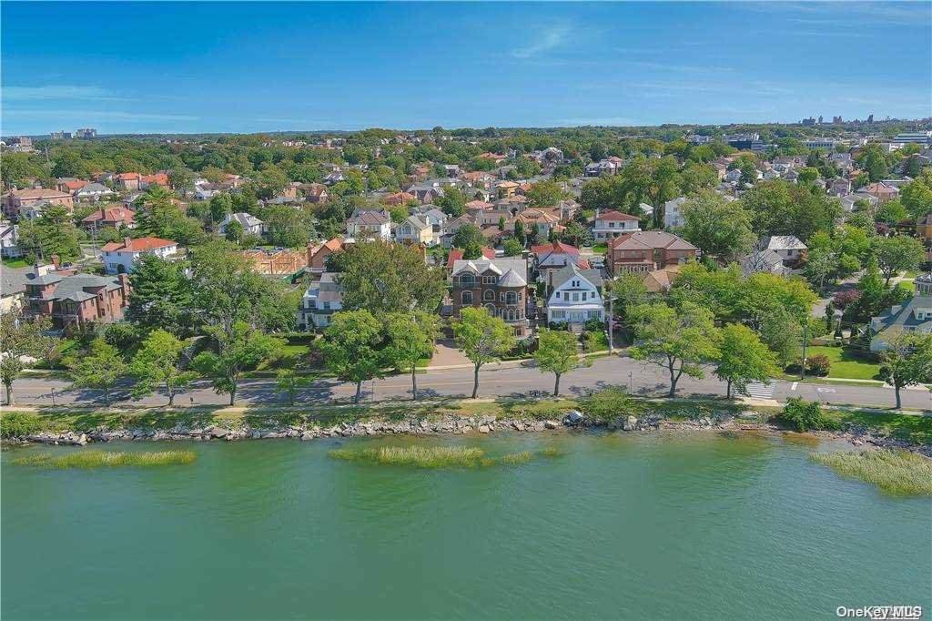 32 Boulevard - Photo 1