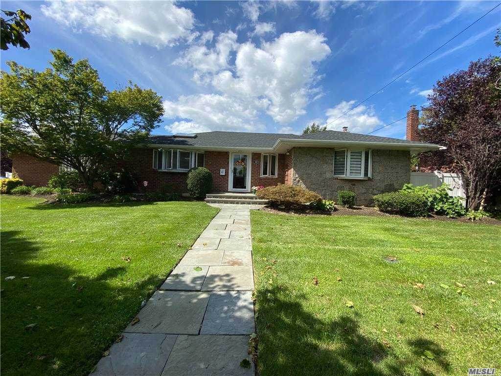 200 Willets Lane - Photo 1