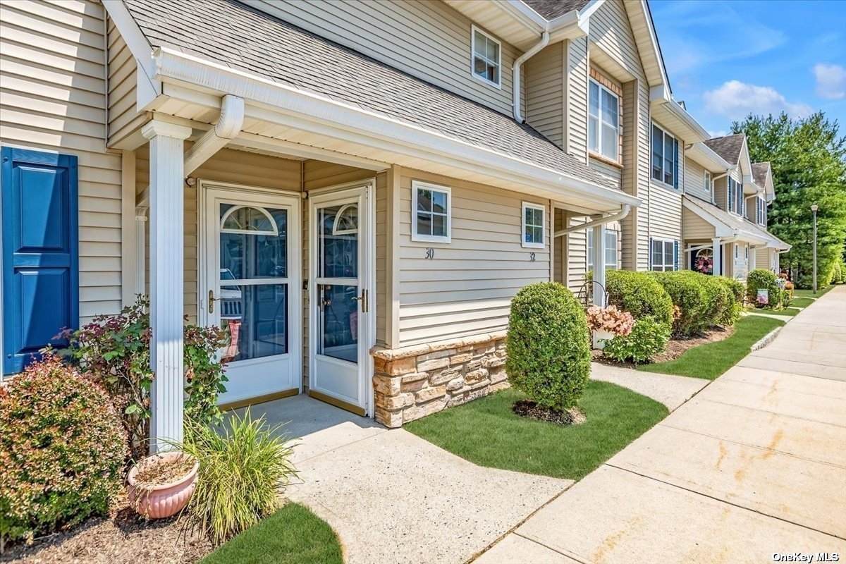30 Morley Circle - Photo 1