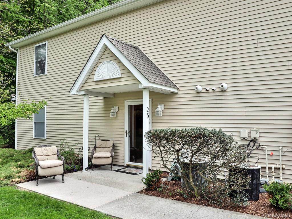25 Village Cove - Photo 1