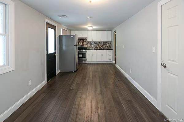 335 Gillette Street - Photo 1