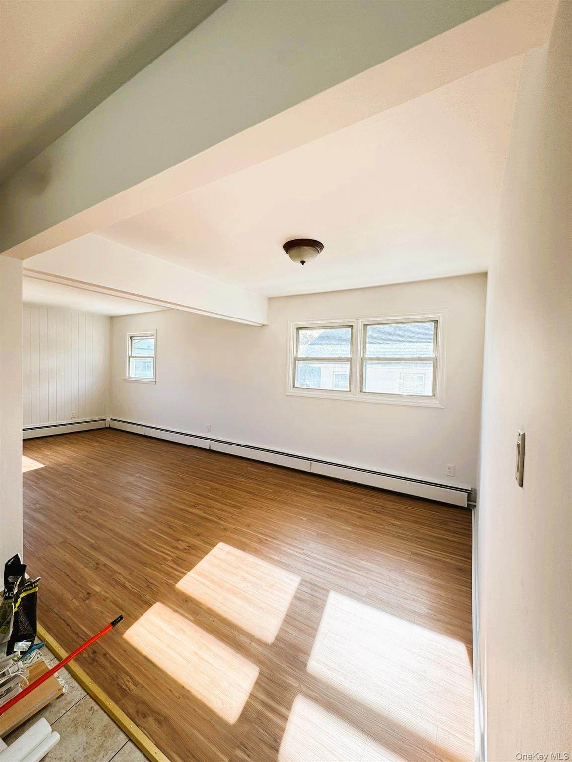 131 Roslyn Road - Photo 1