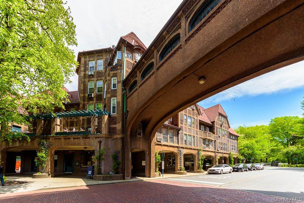 10 Station Square - Photo 1