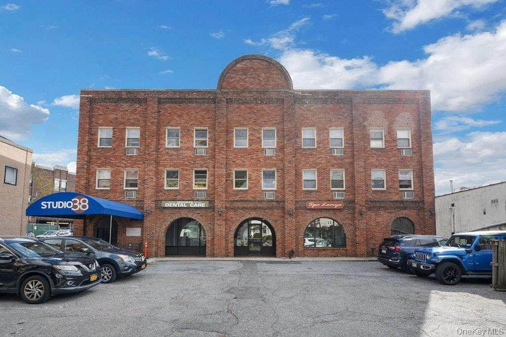 38 Beekman Avenue - Photo 1