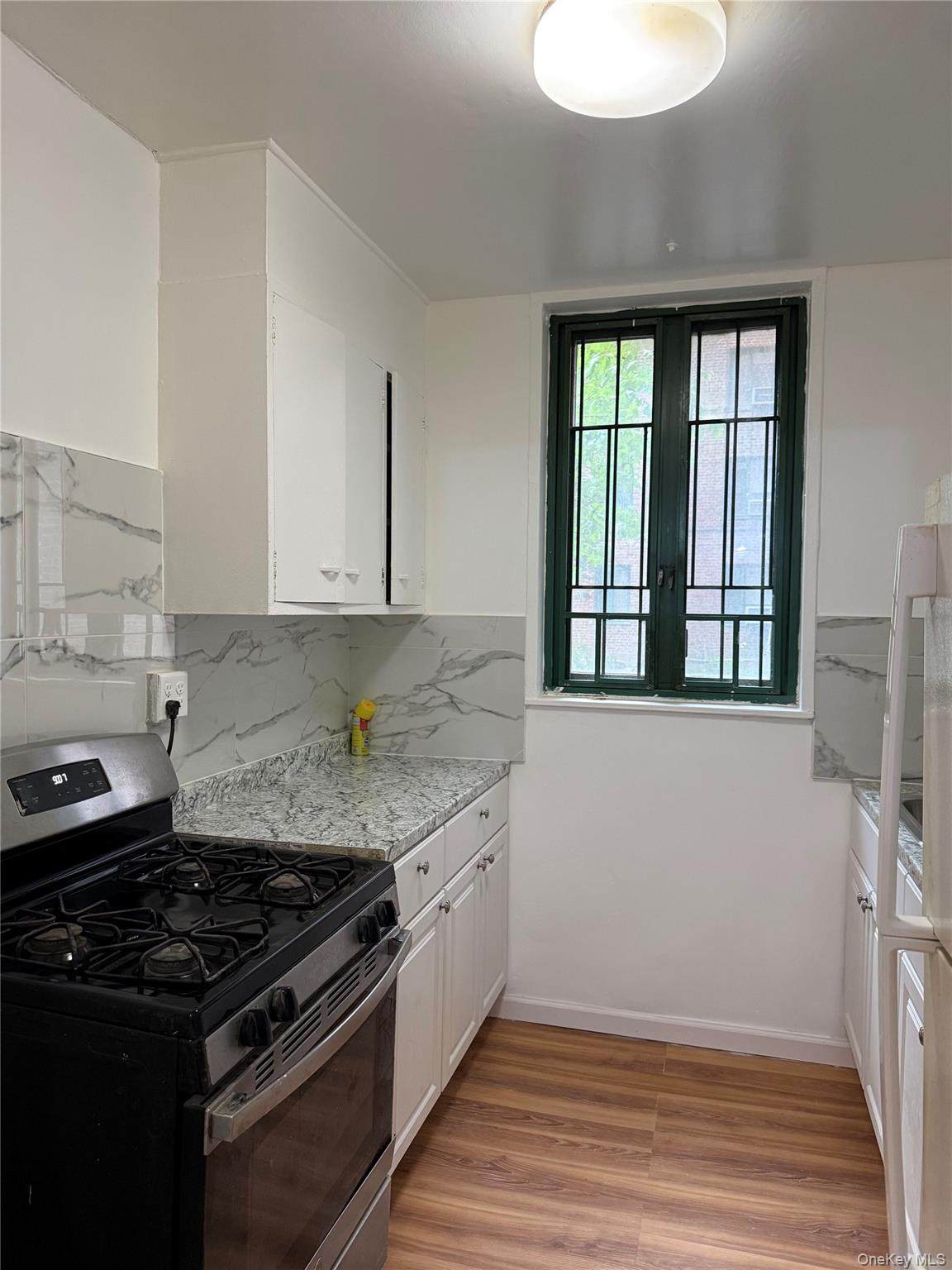 1501 Metropolitan Avenue - Photo 1