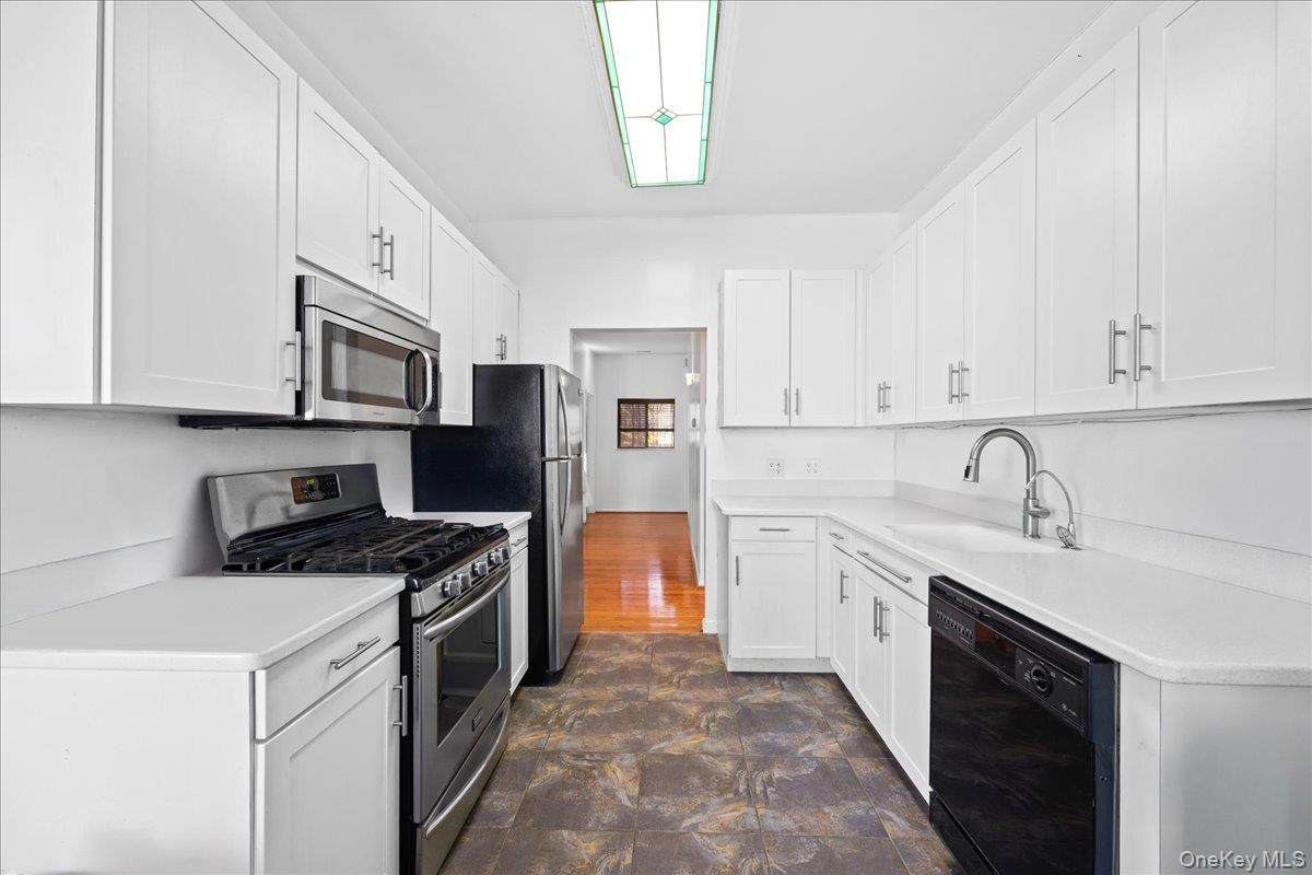 566 Louisiana Avenue - Photo 1