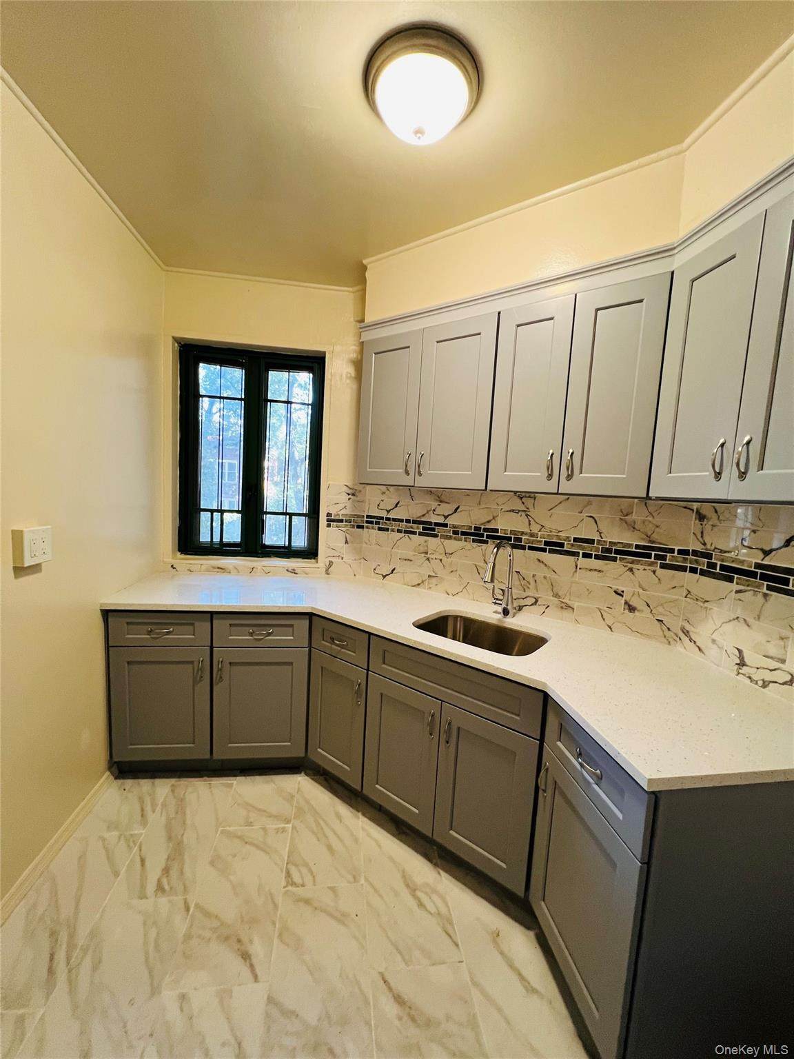 2033 Mcgraw Avenue - Photo 1