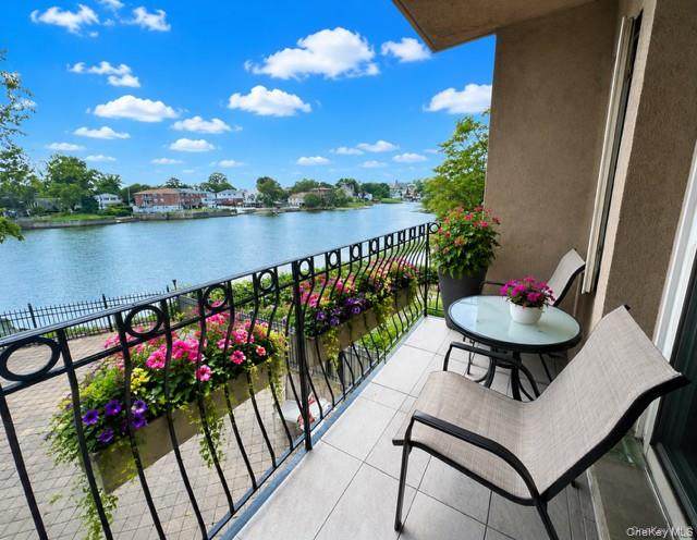 1404 Outlook Avenue - Photo 1