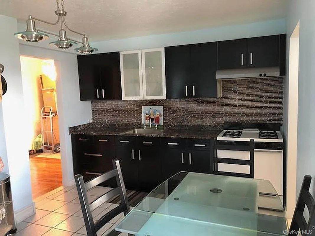 3080 Voorhies Avenue - Photo 1