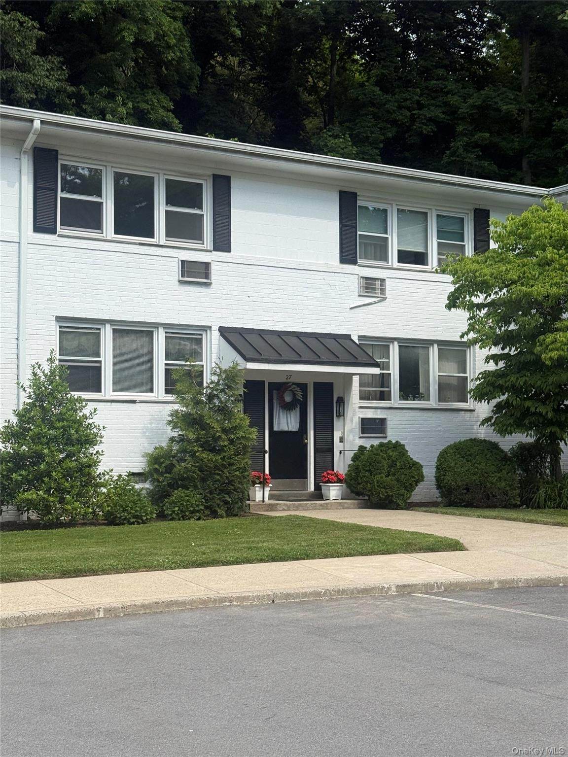 27 Avon Circle - Photo 1