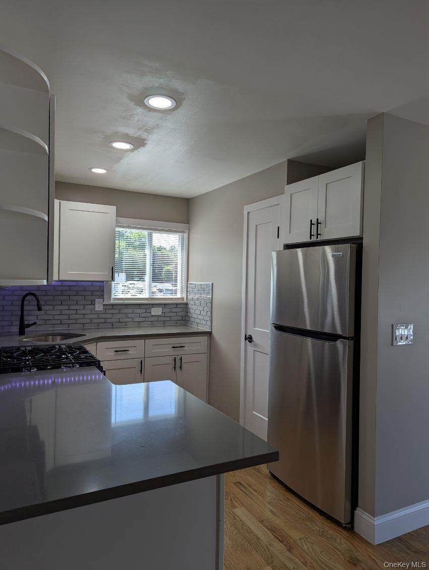 1737 Gardiner Drive - Photo 1