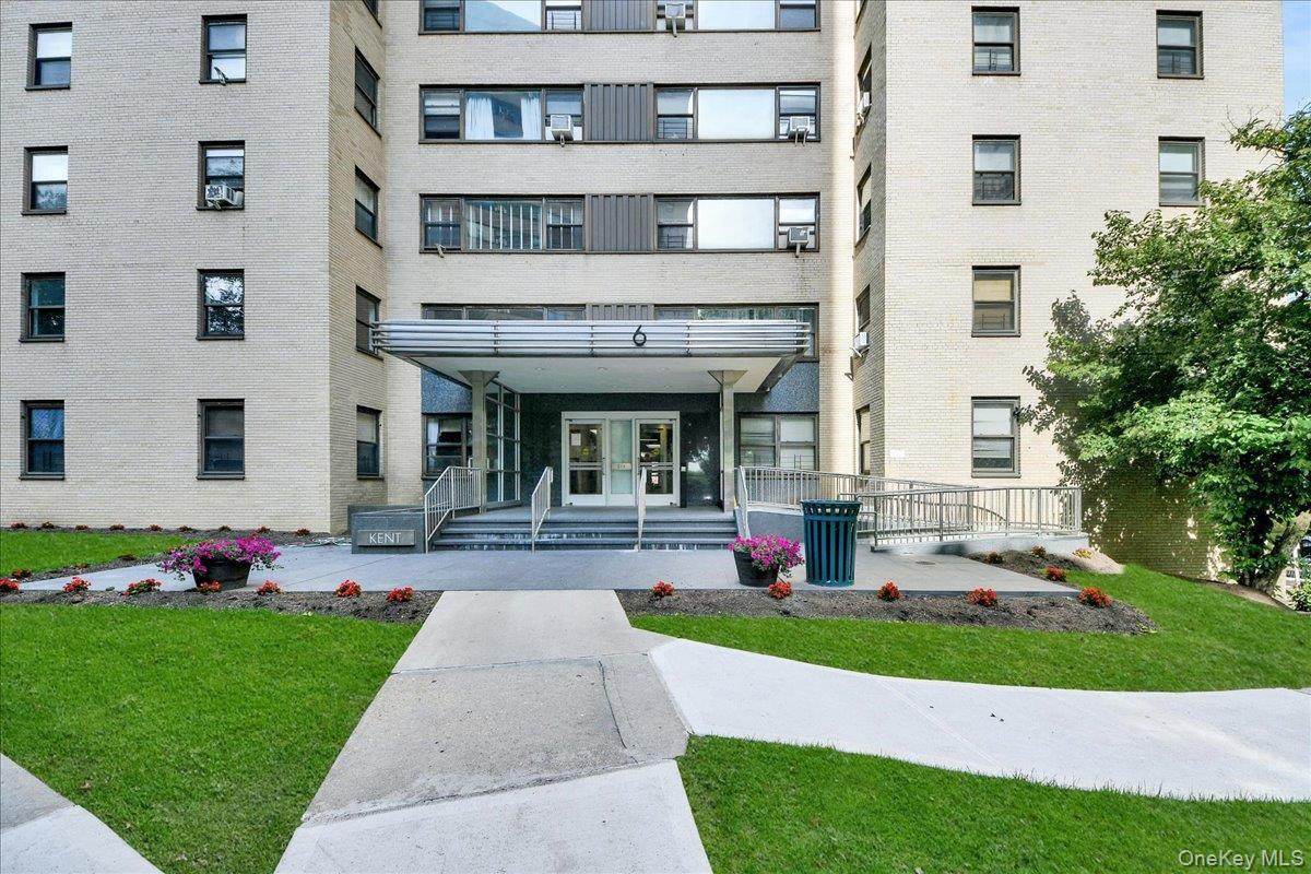 6 Fordham Hill Oval - Photo 1