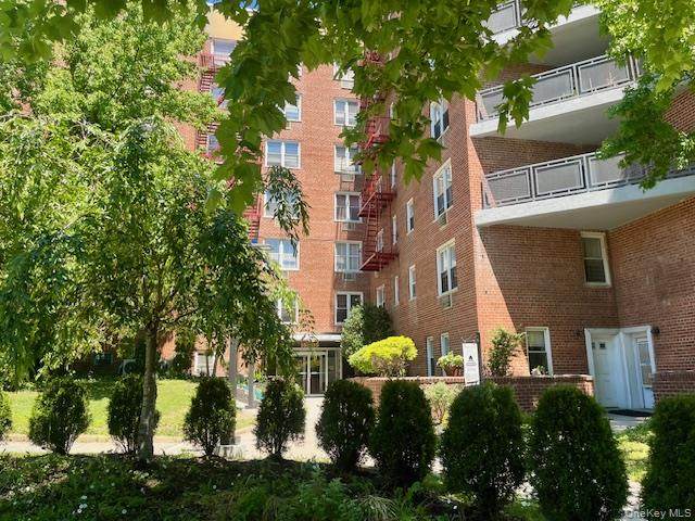 15105 Cross Island Parkway - Photo 1
