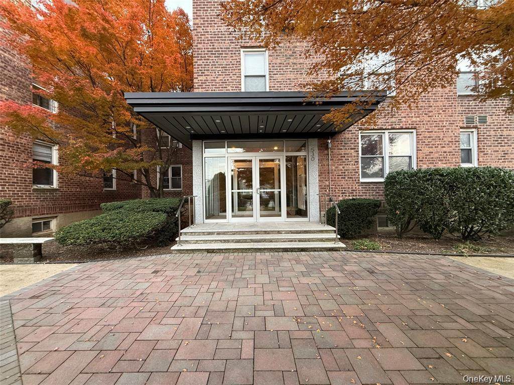 530 Dubois Avenue - Photo 1