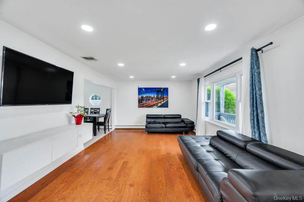 32 Beverly Street - Photo 1