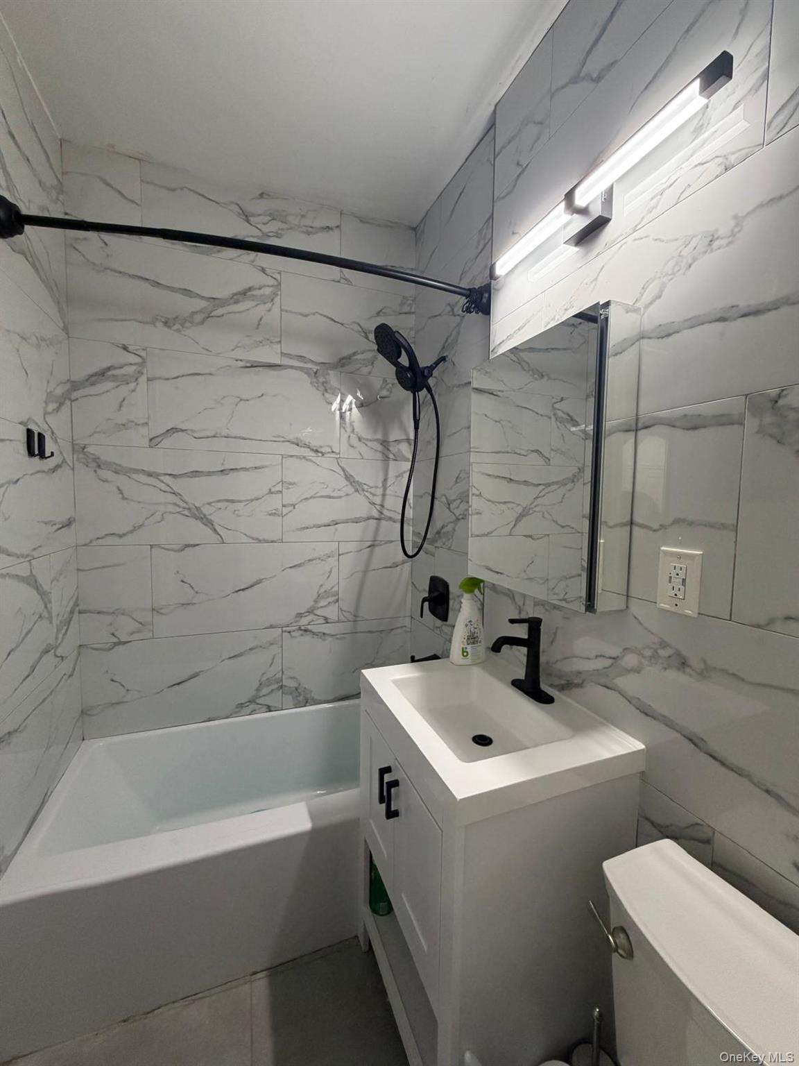 110 Stonelea Place - Photo 1