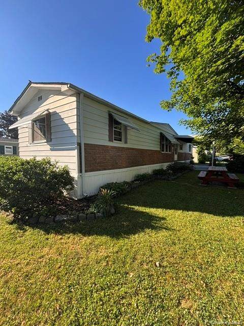 1040 Violet Ave - Photo 1