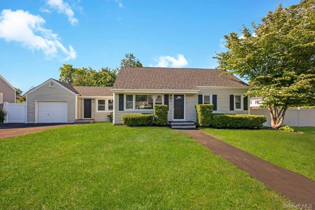 200 4th Avenue - Photo 1