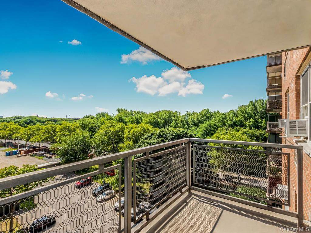 820 Boynton Avenue - Photo 1