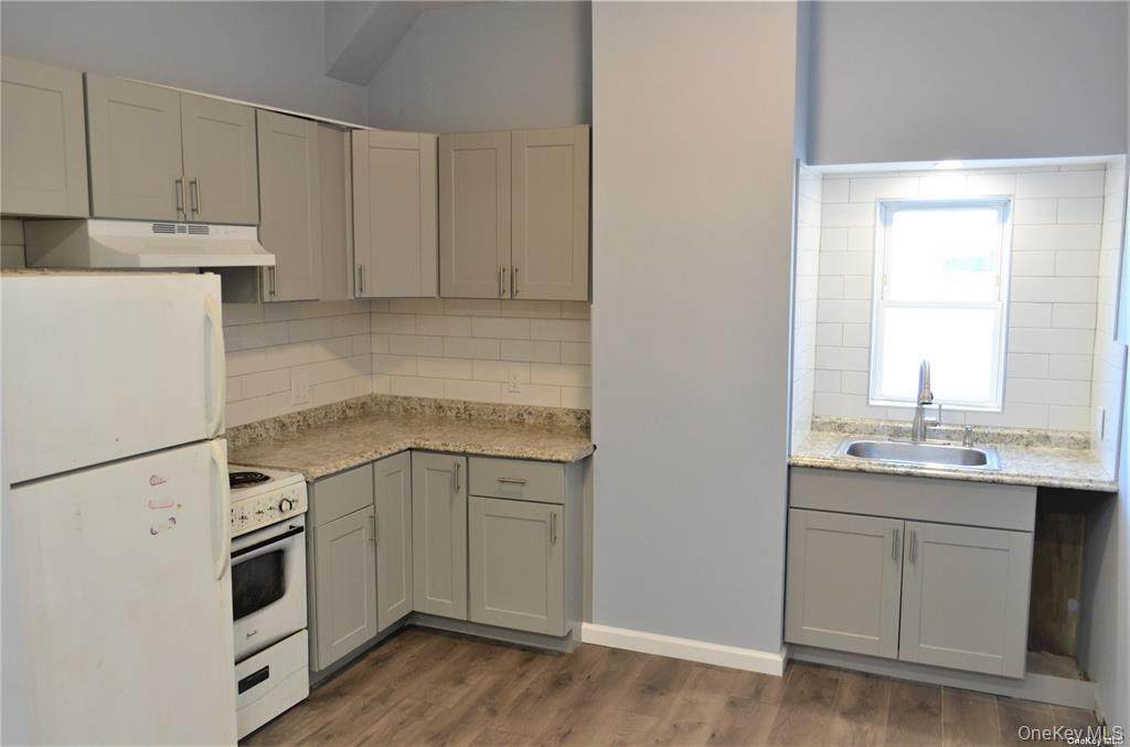 223 Scherer Boulevard - Photo 1