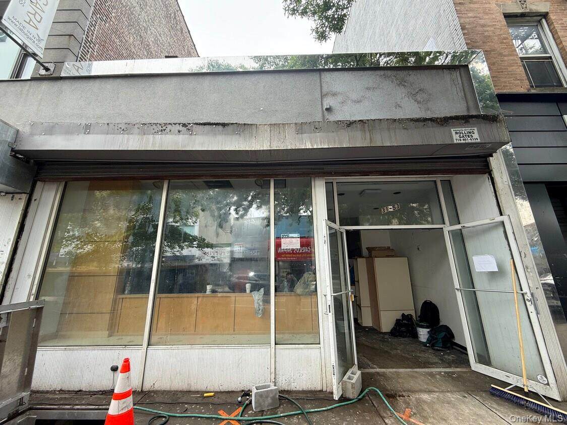 31-55 Steinway Street - Photo 1