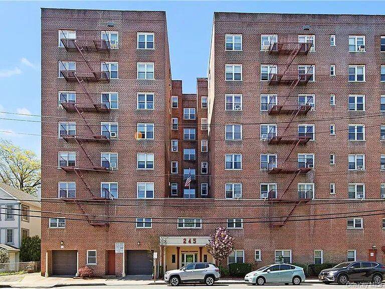 245 Bronx River Road - Photo 1