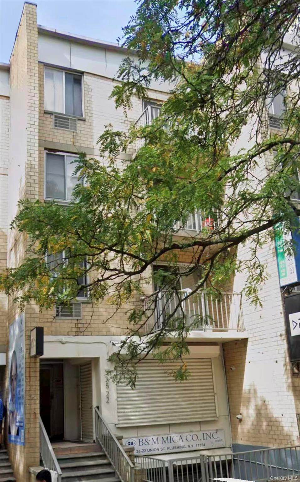 35-20 Union St - Photo 1