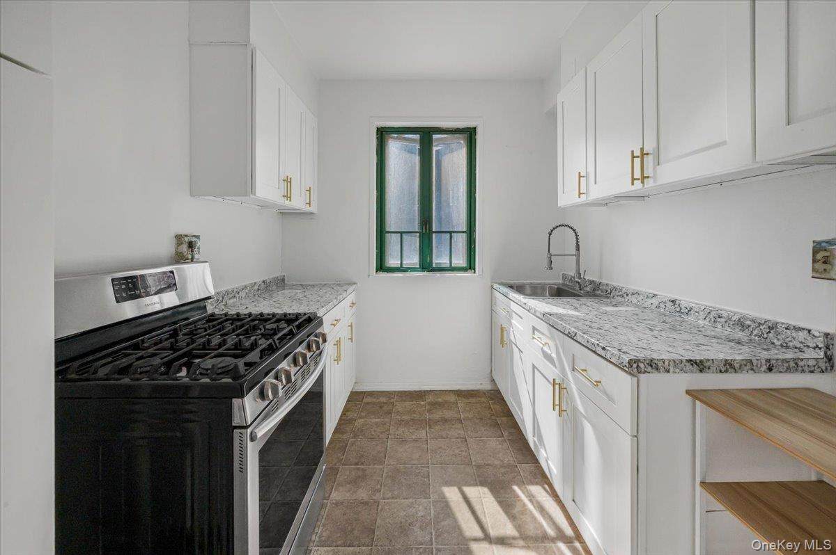 1700 Metropolitan Avenue - Photo 1