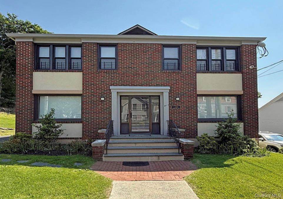 504 Ashford Avenue - Photo 1