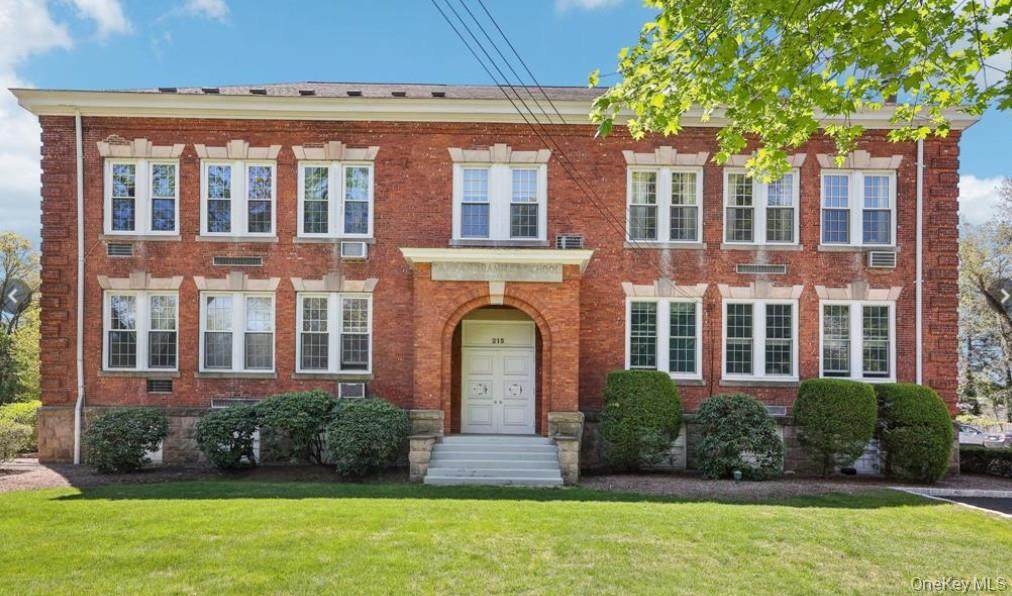 215 Washington Street - Photo 1