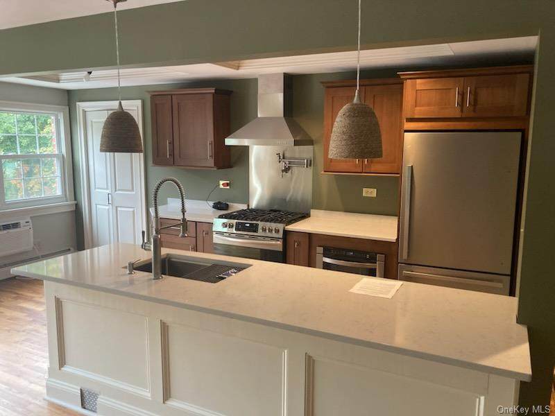 2 Colonial Road - Photo 1