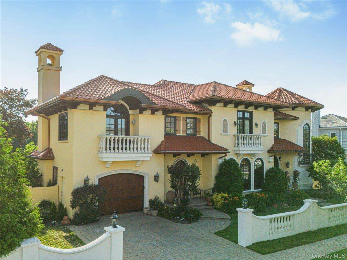 81 Montgomery Boulevard - Photo 1